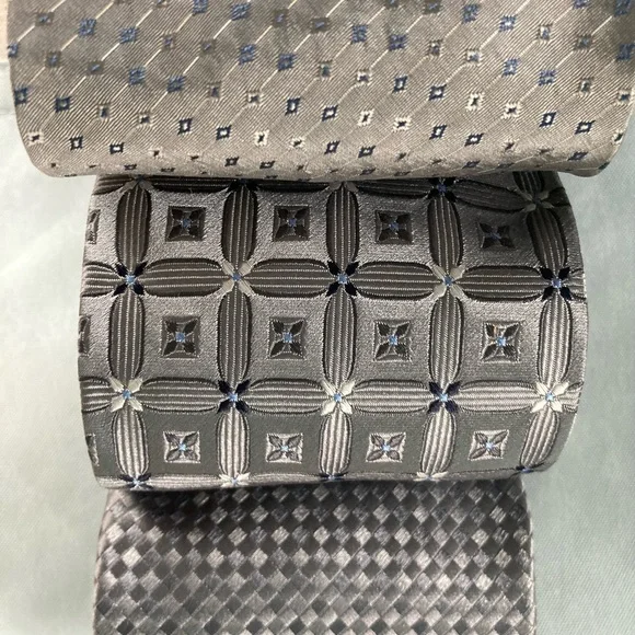 Tie set - Picture 1 of 1